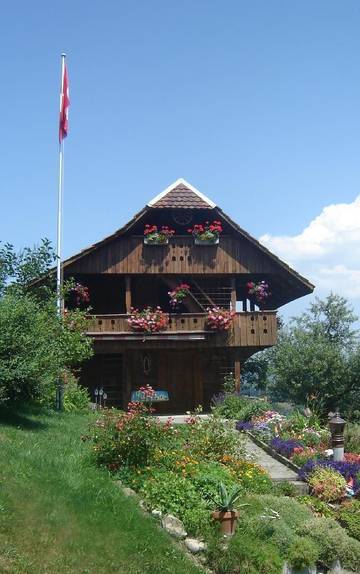 Ferienhaus für 4 Personen, mit Balkon und Garten in der Schweiz