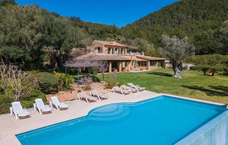 Gemütliche 2-Zimmer-Wohnung mit Pool, WLAN und Parkplatz in der Nähe des Stadtzentrums von Esporles in Esporles, Mallorca Westen