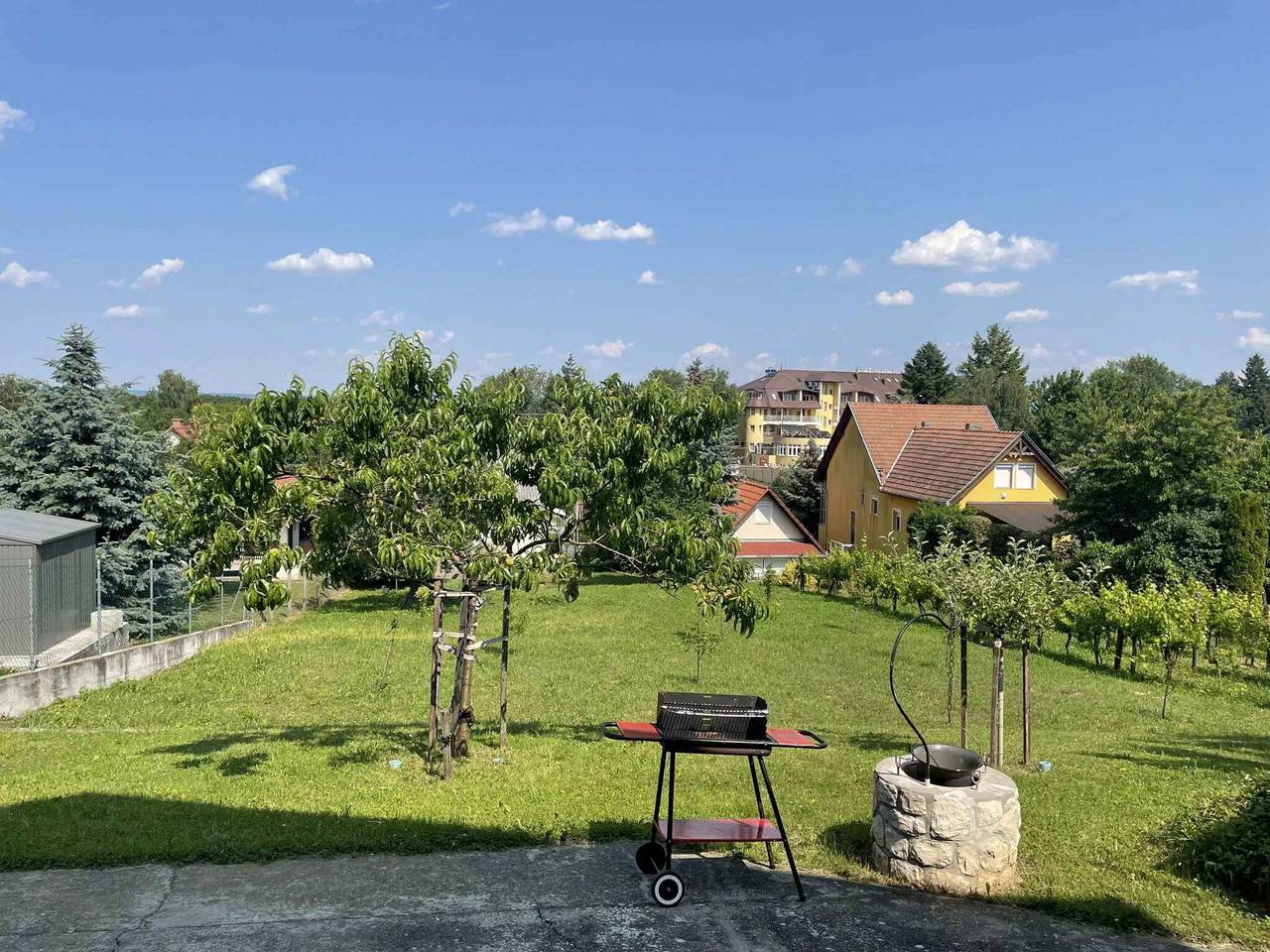 Ferienhaus mit großem Garten, Gartenpavillon und Grill in Zalakaros, Balaton Region