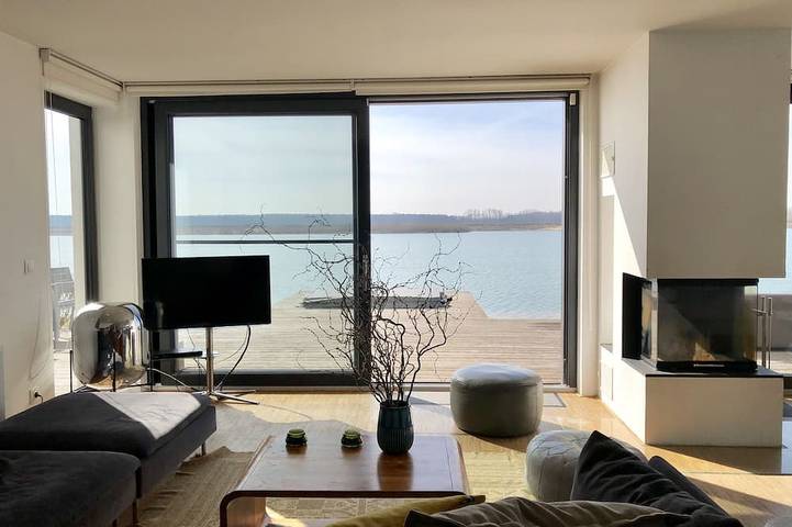 Ferienhaus für 12 Personen, mit Whirlpool und Terrasse sowie Garten und Sauna in Löbnitz