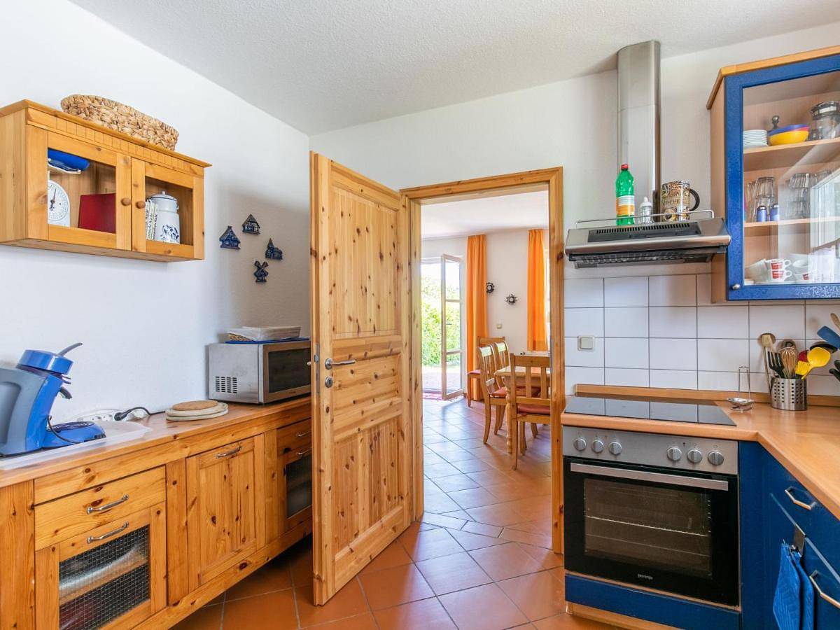 Holiday Home Losentitz-2 by Interhome in Halbinsel Zudar, Garz/Rügen