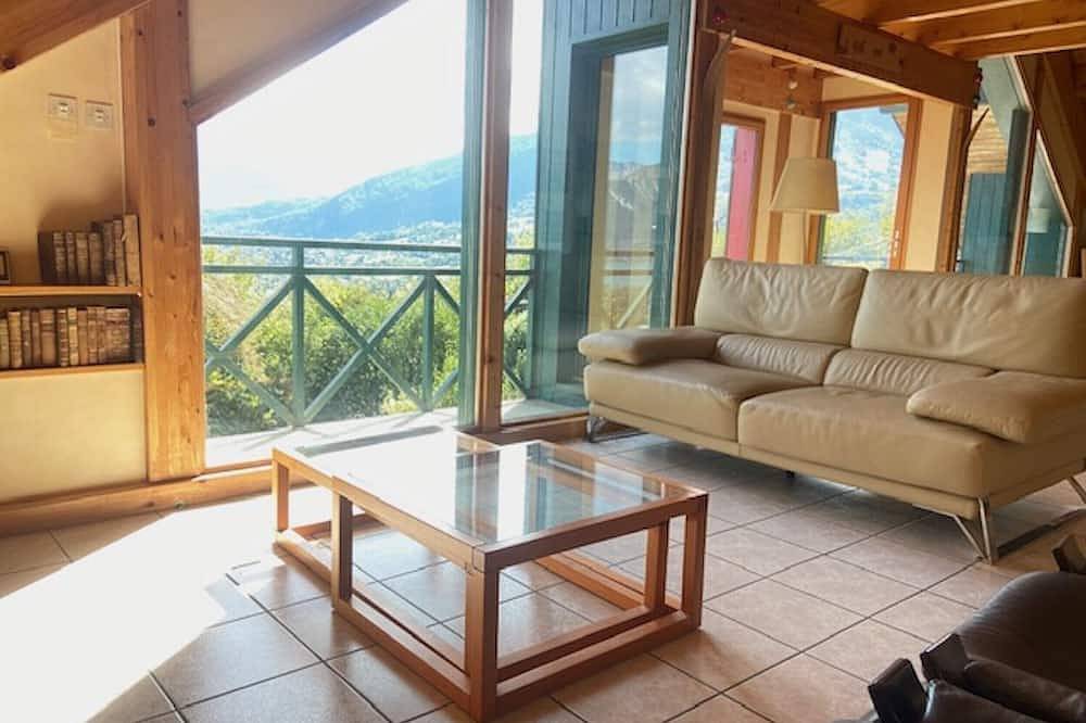 St-Jorioz, Spacieuse villa, vue sur le lac , 6 pers in Saint-Jorioz, Parc naturel régional du Massif des Bauges