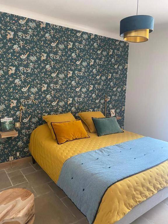 Location de vacances pour 2 personnes, avec Terrasse et Jardin ainsi que Piscine et Vue à Mondragon - 4
