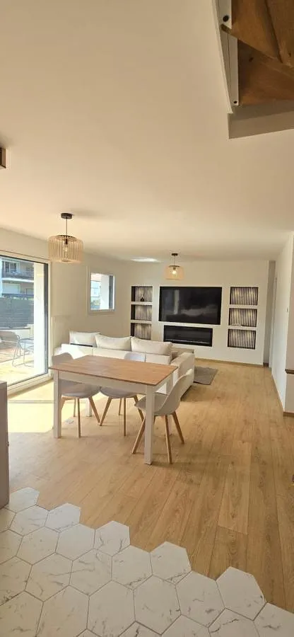 Holiday home for 8 people, with terrace and hot tub - 1