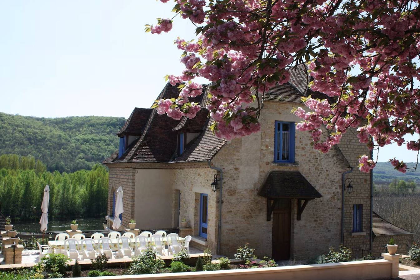 Gîte Chez Suzy au cœur du Périgord : piscine privée, terrasse et Wi-Fi in Saint-Vincent-de-Cosse, Périgord Noir