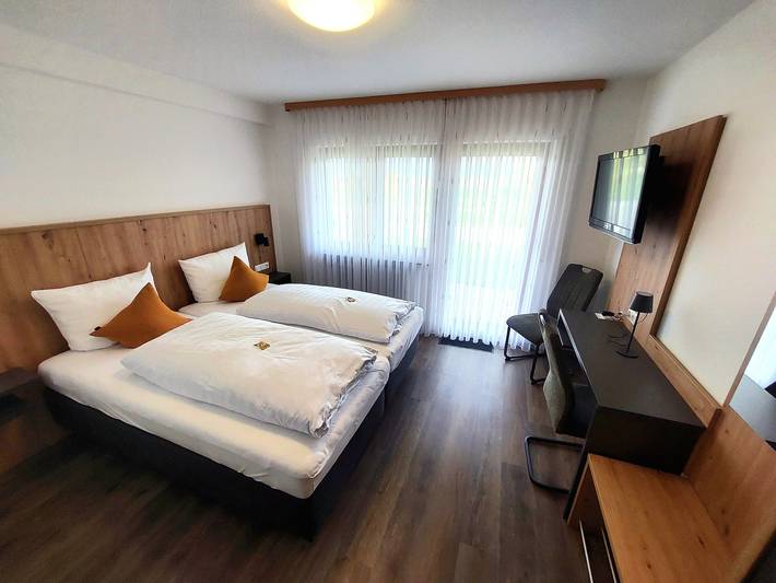 Gîte pour 4 personnes, avec jardin à Biberach