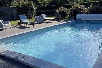 Gîte pour 4 personnes, avec jardin et piscine à Clohars-Fouesnant
