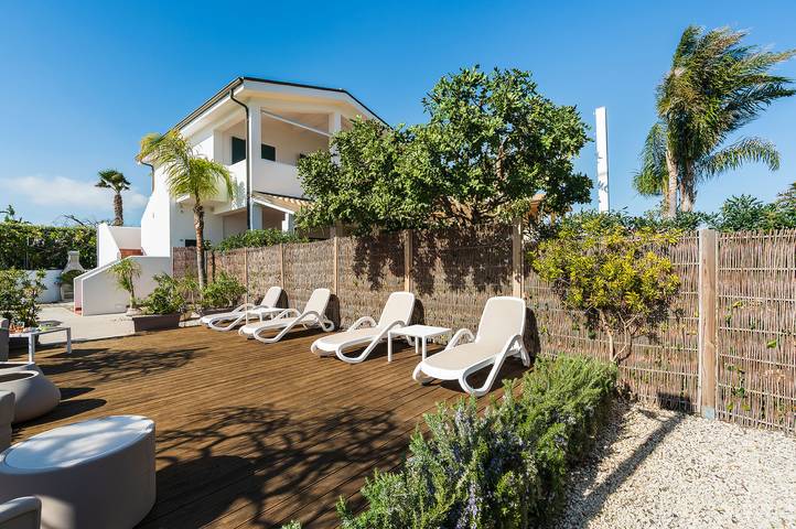 Appartamento per 5 persone, con terrazza e giardino a Marzamemi