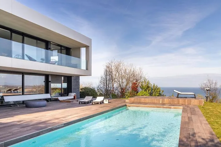 Ferienwohnung für 2 Personen, mit Pool und Ausblick sowie Garten - 1