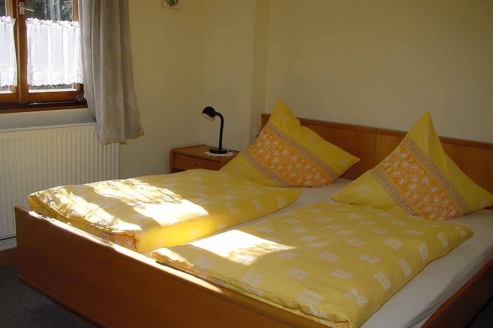Ganze Wohnung, Gemütliche Ferienwohnung (33qm) mit Brötchenservice in Nähe von Bad Steben in Bad Steben, Landkreis Hof
