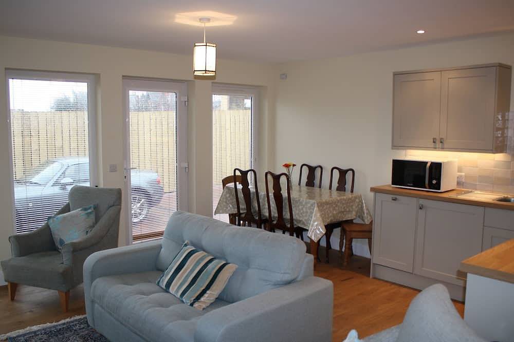 Light and bright ground floor level cottage, sleeps 4 in North Berwick, Edinburgh and Lothian