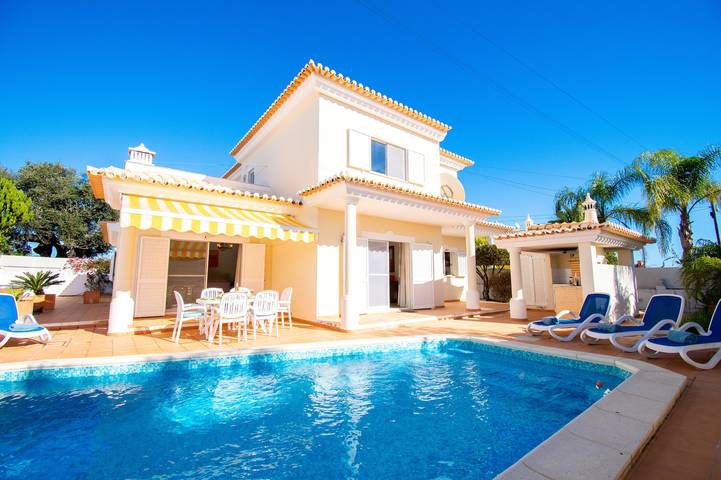 Villa voor 8 personen, met balkon en tuin in Carvoeiro