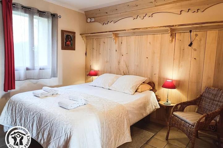 Location de vacances pour 6 personnes, avec piscine et jardin à Lavercantière - 2