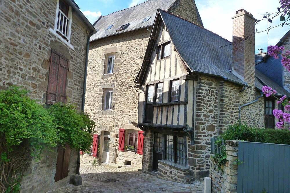 Apartamento entero, Ubicado en el puerto de Dinan: encantador apartamento dúplex con carácter y calidez. in Lanvallay, Región de Dinan