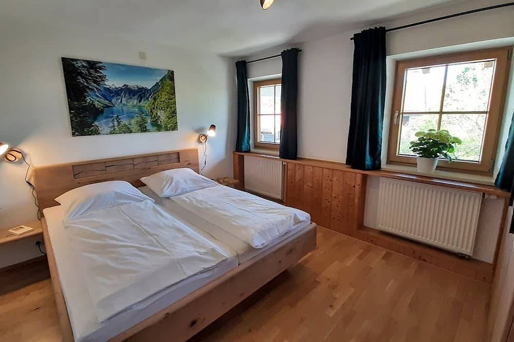 Ganze Wohnung, Ferienwohnung Hochfelln, 3-Sterne mit 55 qm bis 4 Pers. in Gollenshausen am Chiemsee, Gstadt am Chiemsee