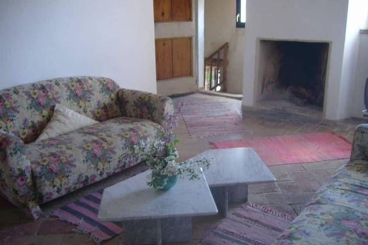 Gîte pour 8 personnes, avec jardin ainsi que piscine et terrasse à Piandimeleto - 2