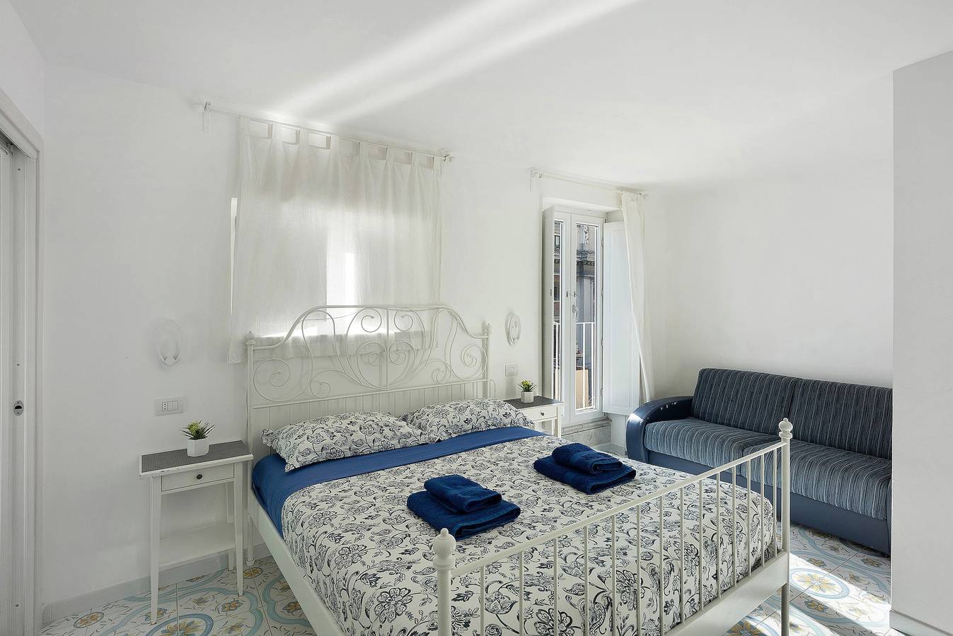 Divina Salerno – Positano Room with Sea View, Wi-Fi and Air Conditioning in Spiaggia Santa Teresa, Salerno