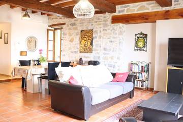 Gîte pour 4 personnes, avec piscine et balcon à Canaules-et-Argentières