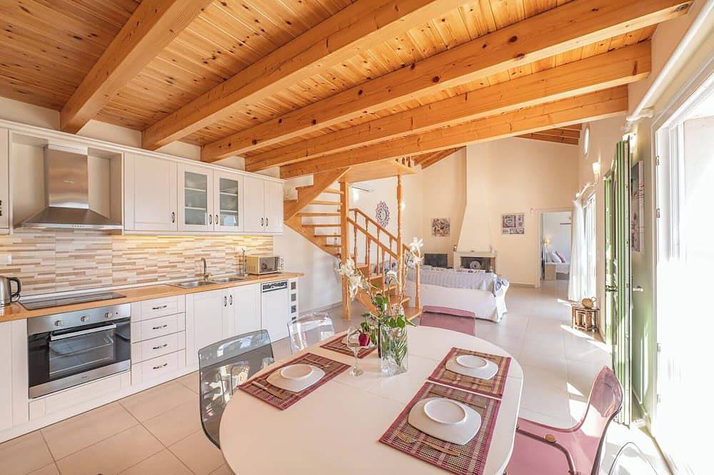 Kassiopi Bay view Villa, Glorious Sea View at Kassiopi bay and Corfu straits! in Kassiopi, Korfu