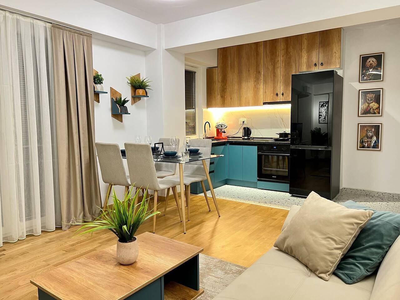 Ganze Ferienwohnung, Corner penthouse apartment in the centar of Skopje in Kisela Voda, Skopje
