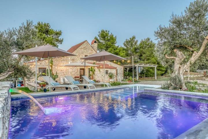 Agriturismo con piscina per 5 persone, con Giardino