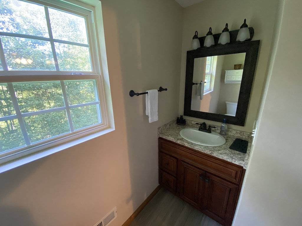 Ganz Hütte im Lake Cumberland Resort Burnside, Ky. Abgeschirmte Veranden & Whirlpool in Daniel Boone National Forest