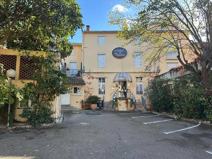 Hôtel pour 3 personnes, avec jardin, animaux acceptés