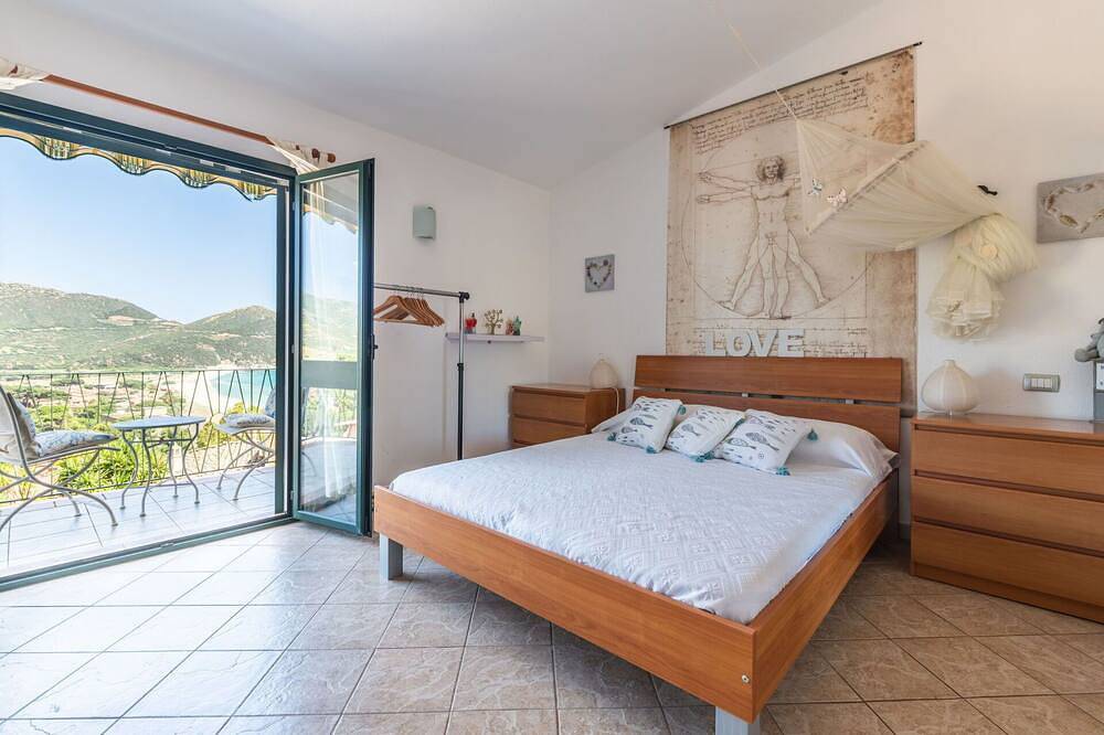 Preciosa casa de vacaciones  para 6 personas con A/C, Wifi, Tv y patio in Solanas, Comune di Sìnnia