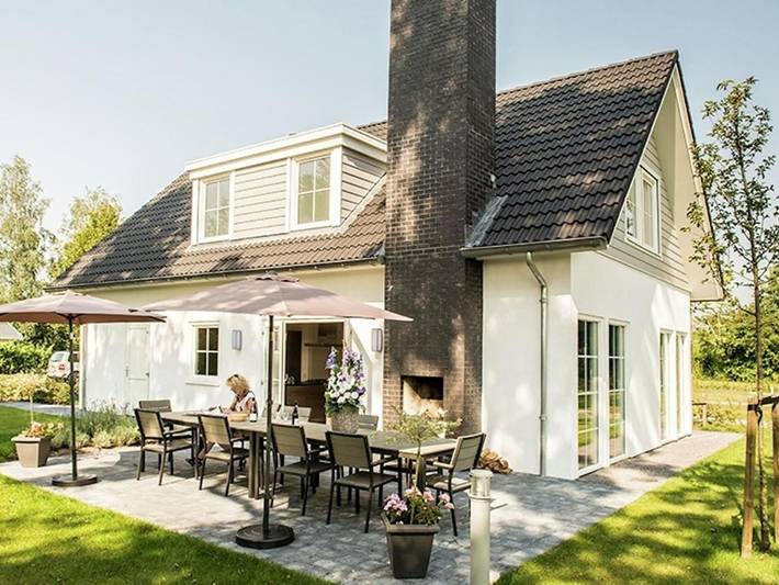 Vakantiehuis voor 10 personen, with zwembad and terras as well as tuin in Baarle-Nassau