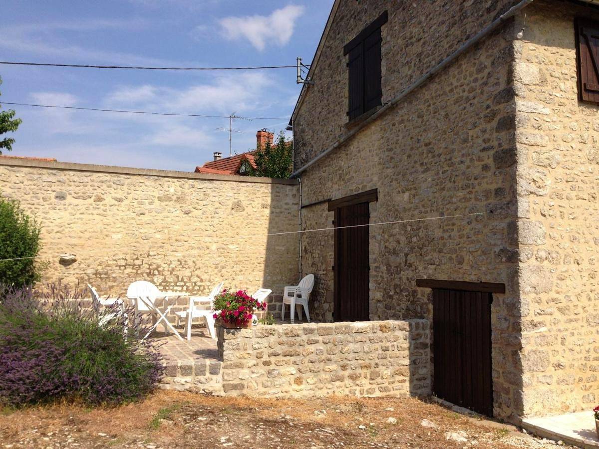 Appartement entier, One-Bedroom Apartment in Audeville, Région de Pithiviers