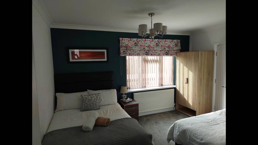 Chambre familiale avec salle de bain privée in Borough londonien de Harrow, Londres