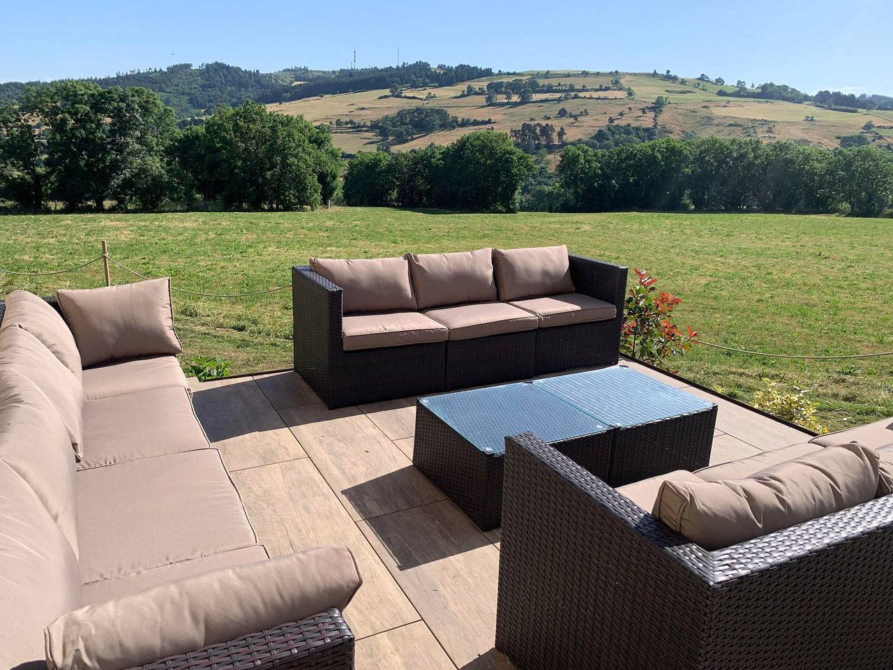 Renoviertes Landhaus chic, 6 Zimmer, 13 Pers., Garten, Terrasse, Haute-Loire in Siaugues-Sainte-Marie, Haute-Loire