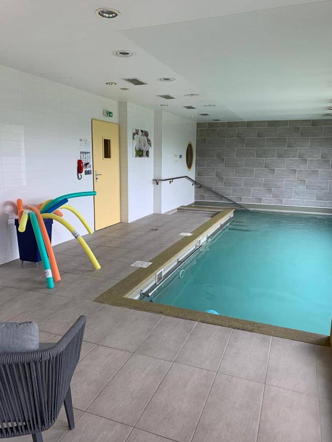 Location de vacances pour 2 personnes, avec jardin ainsi que piscine et vue à Villeneuve-le-Roi - 3