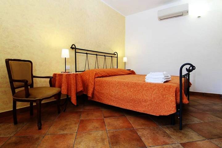 Location de vacances pour 3 personnes, avec vue et jardin à Sarzana - 2