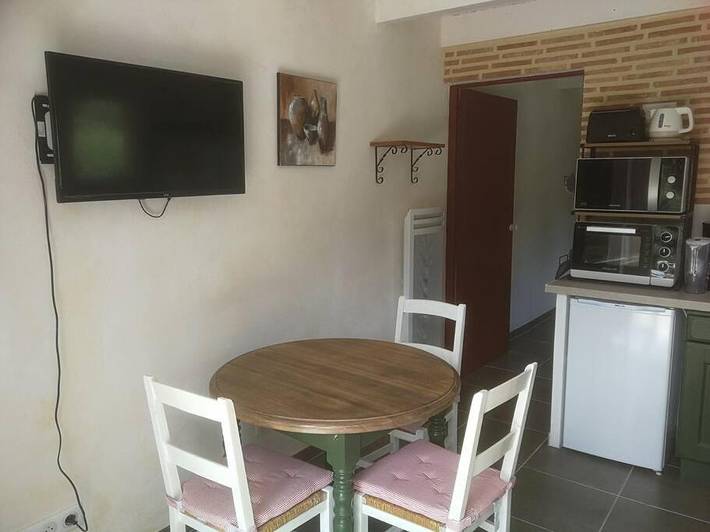 Location de vacances pour 3 personnes, avec Terrasse ainsi que Jardin et Vue dans Beaumontois en Périgord - 4