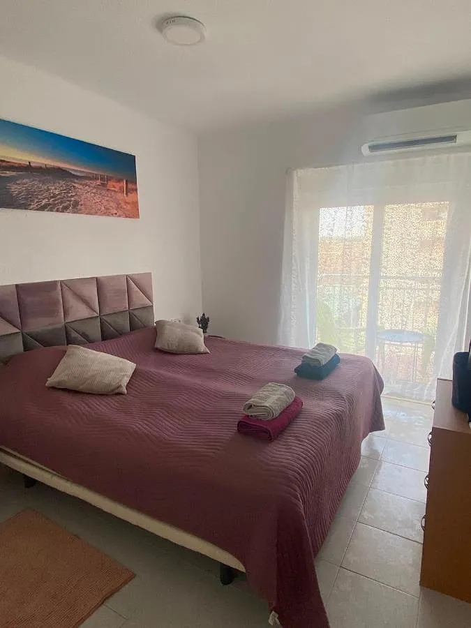 Ferienwohnung für 6 Personen, mit Ausblick und Balkon sowie Pool - 1