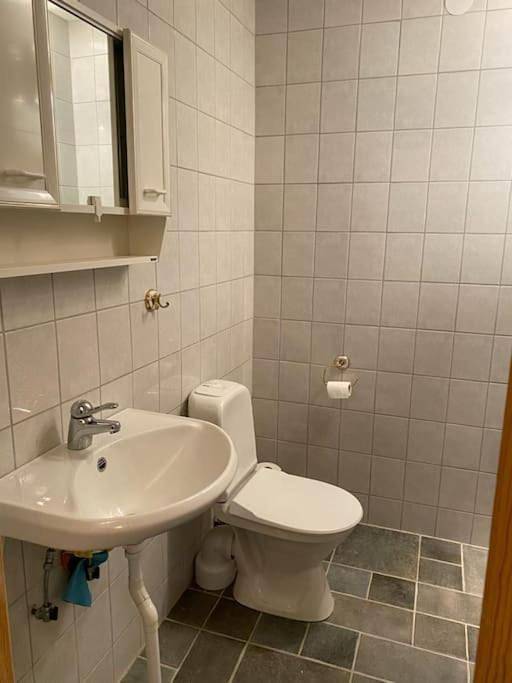 Hel lägenhet, Two-Bedroom Apartment in Sundbyberg, Svenska Östersjön