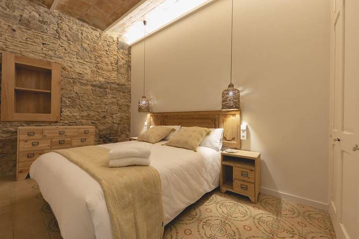 Ganze Wohnung, Bravissimo Mercaders 3-1-2, mit 3 Schlafzimmern im historischen Zentrum in Girona, Gironès