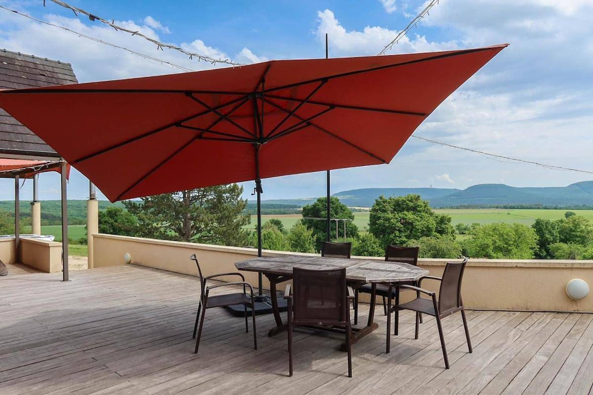 La terrasse du Colombier in Lantenay, Région de Dijon