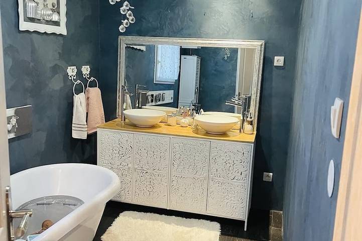 Splendid villa with heated pool in Bagnols-sur-Cèze, Region de Nimes
