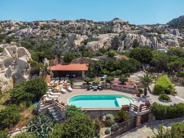 Villa für 6 Personen, mit Garten und Ausblick sowie Pool und Terrasse auf La Maddalena