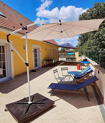 Cottage pour 3 personnes, avec balcon et jardin à Clérey