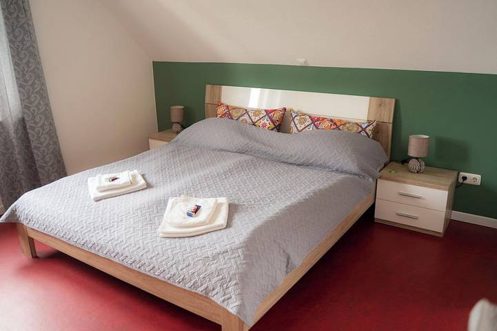 Ferienhaus für 8 Personen, mit Whirlpool und Terrasse sowie Garten und Sauna in Timmel - 4