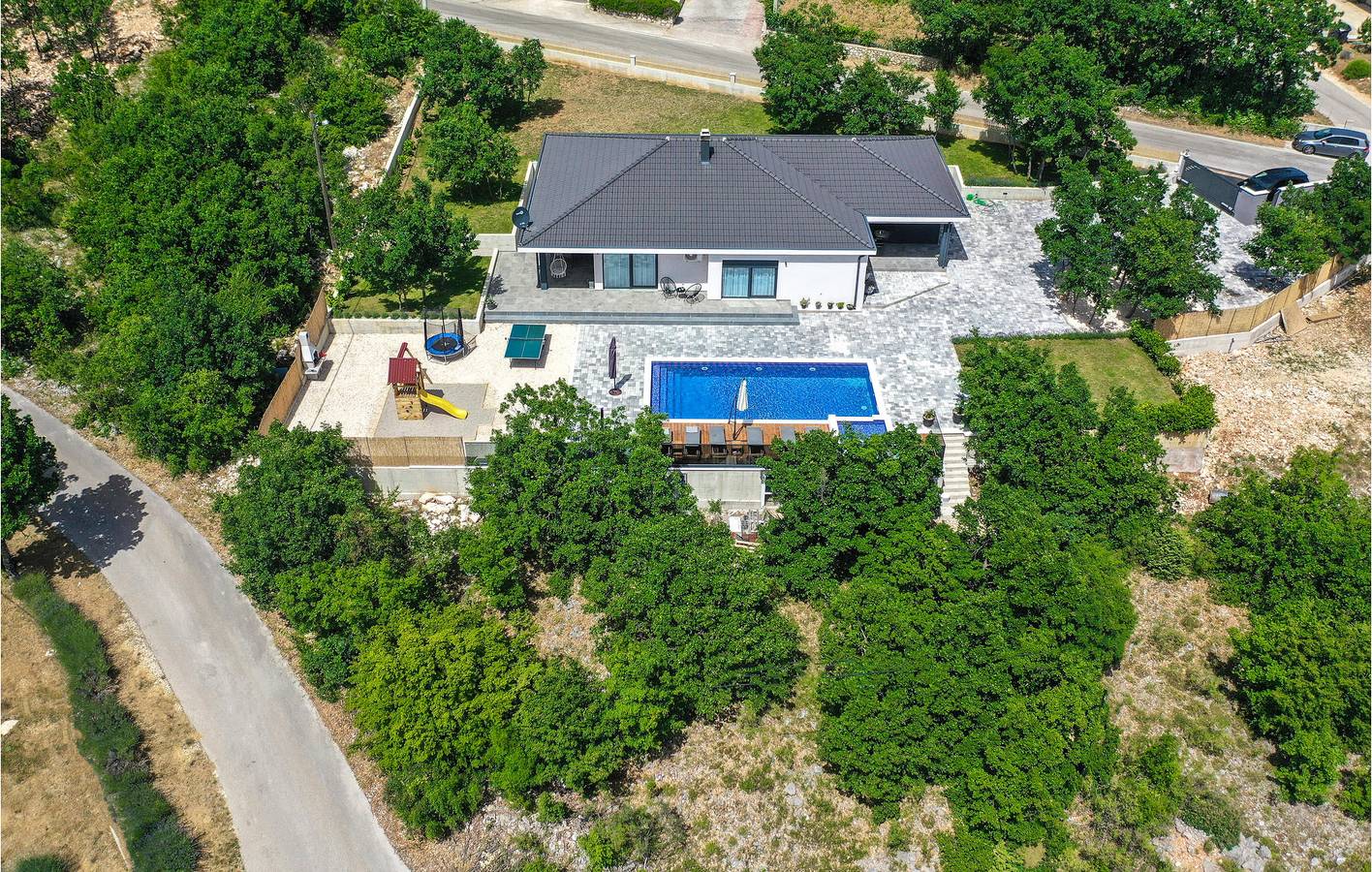 Reizende 1-Zimmer-Wohnung mit Pool und Terrasse in der Nähe der Sehenswürdigkeiten von Imotski in Imotski, Makarska Riviera