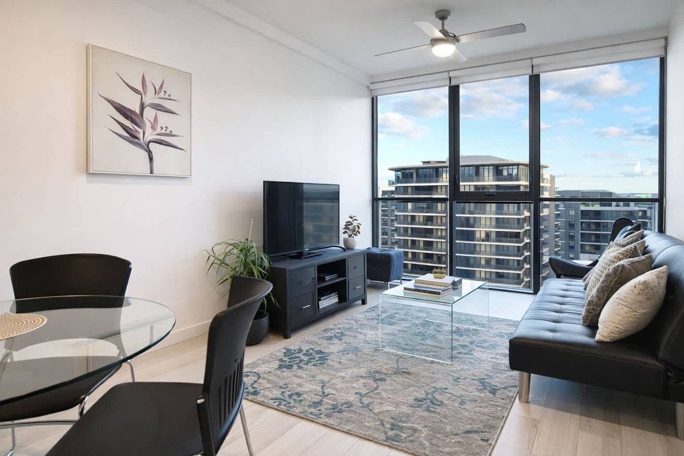 Ganze Wohnung, 2Br Food Drink Hub Pool Views Gym Roof Tce in Brisbane, Moreton Bay