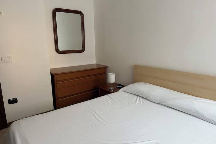 Apartamento entero, Large Apartment with 3 Bedrooms in Riva del Garda, Montañas Garda