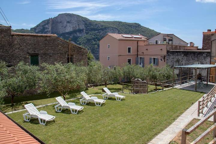 Casa vacanza per 2 persone, con Giardino e Panorama a Orco Feglino