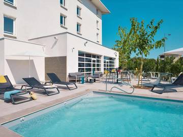 Hôtel pour 2 personnes, avec terrasse et piscine, animaux acceptés à Meyzieu