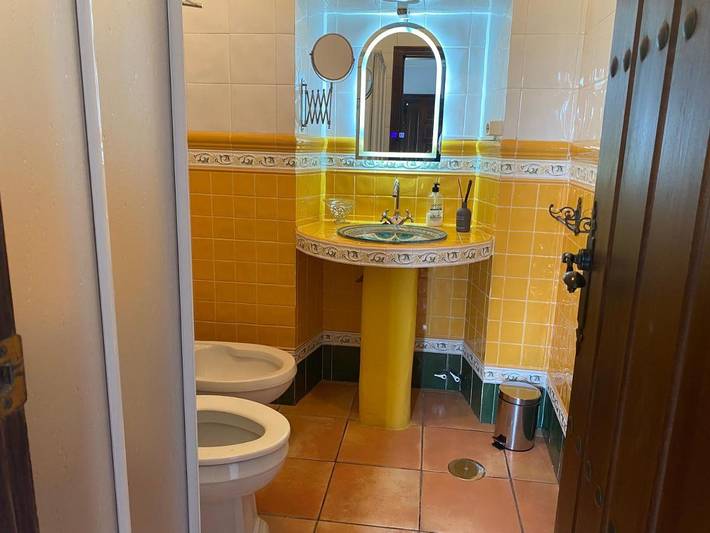 Casa rural para 14 personas, con terraza y piscina además de vistas y sauna, Se admiten mascotas en Cabra - 2