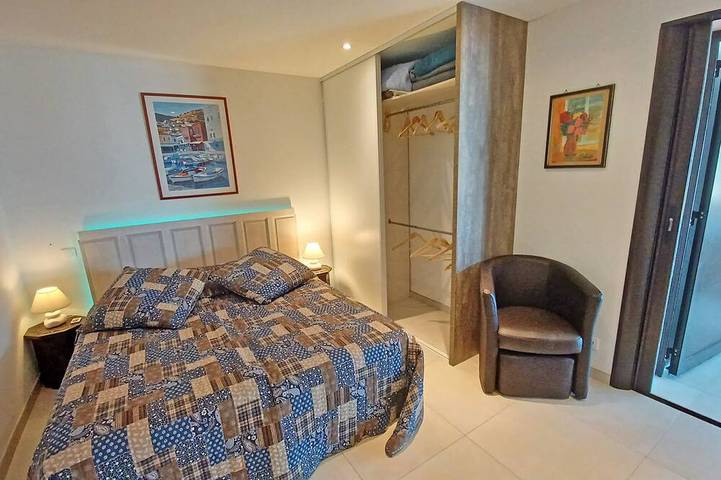 Appartement entier, T4 - 95 m2, Porticcio, jardin, option garage, grande literie 180+160. Wifi Fibre in Porticcio, Grosseto-Prugna